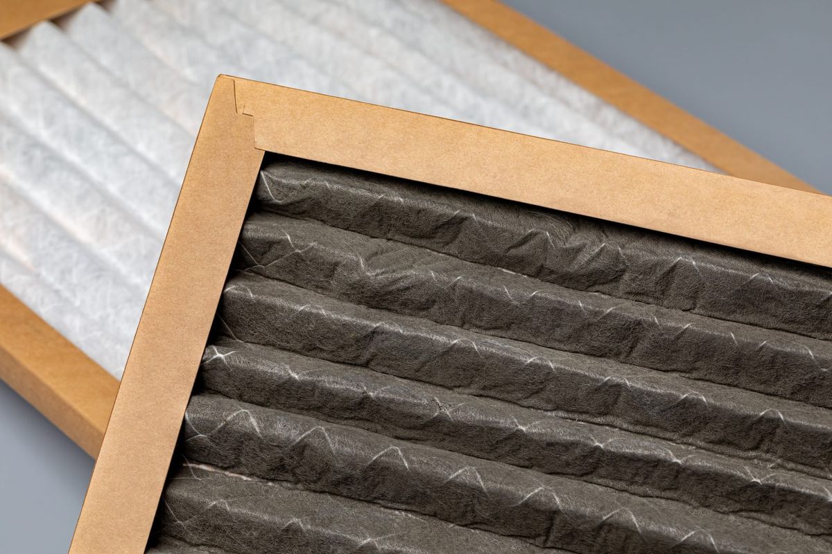 Filtre de ventilation encrassé comparé à un filtre neuf