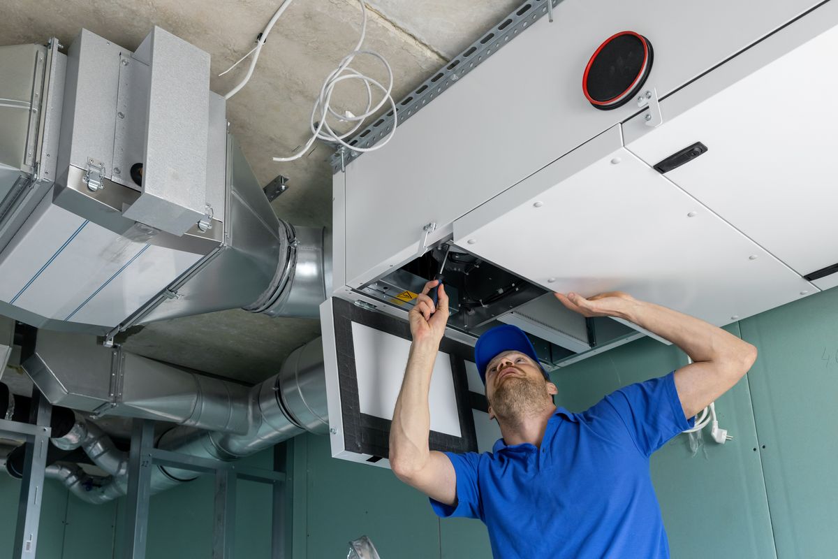 Installation d'une VMC double flux et de son réseau de gaines