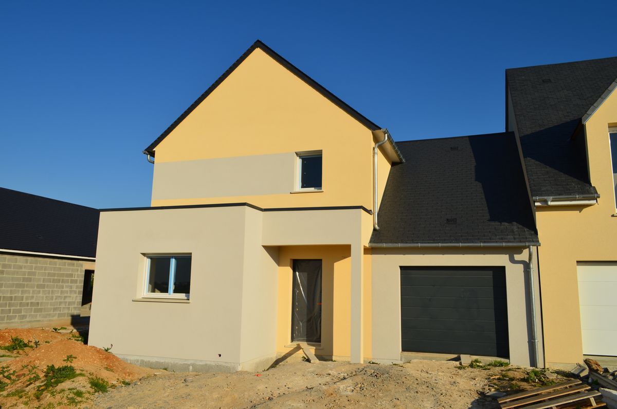 Maison neuve en construction soumise à la RE2020